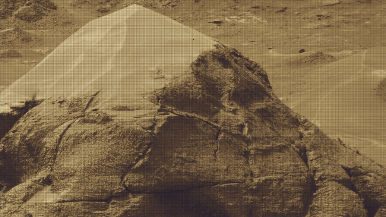 NASA's Mars rover Curiosity on Sol 4922 #curiosity