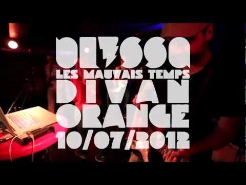 Blissa Live - Les mauvais temps, Divan Orange