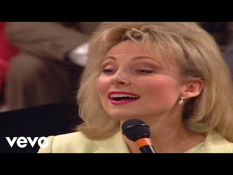 Bill & Gloria Gaither - Another Soldier's Coming Home [Live] ft. Janet Paschal