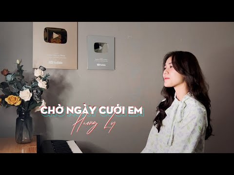 Thể hiện bởi Hương Ly