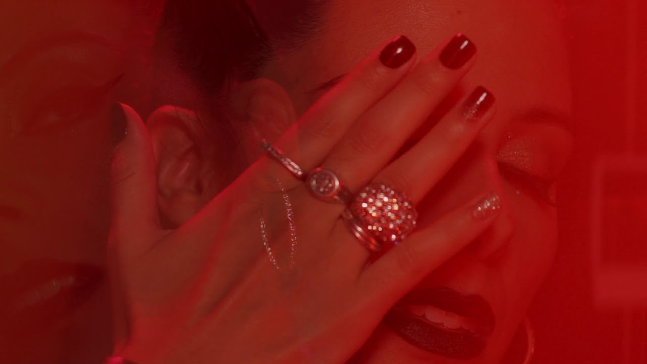 PAULA - Re Loca (Official Video)