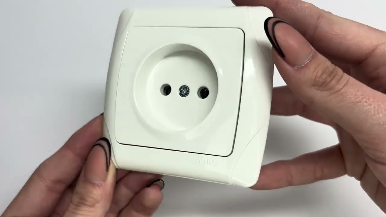 Розетка одинарна б/з VIKO Carmen біла 90561007