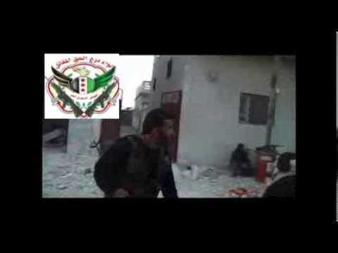 لحظة سقوط قذيفة هاون على عناصر لواء سيف الحق ولواء درع الحق المقاتل على جبهة مورك في ريف حماة