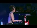 Imogen Heap plays "Wait It Out"