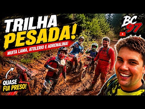 Trilha em São João do itaperiu 