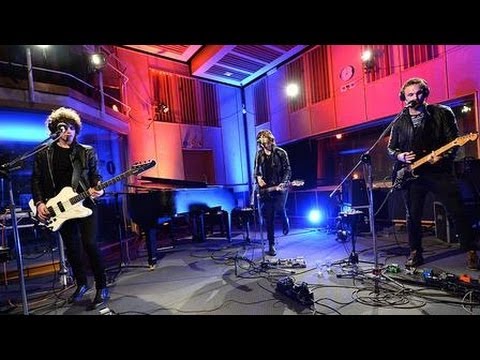 Catfish and the Bottlemen - Pacifier (live at Future Festival)