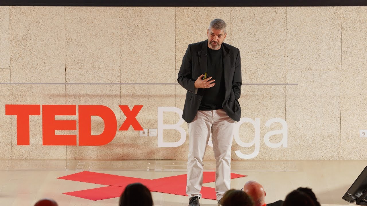 O homem já não é o ser mais inteligente | Jorge Saraiva | TEDxBraga