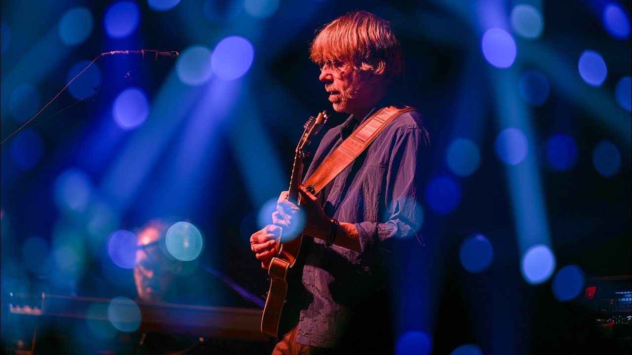 Trey Anastasio and Billy Strings to Perform at Divided Sky Benefit