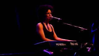Laura Izibor -  - I Don&#39;t Want You Back @ Live Paradiso Amsterdam 2009