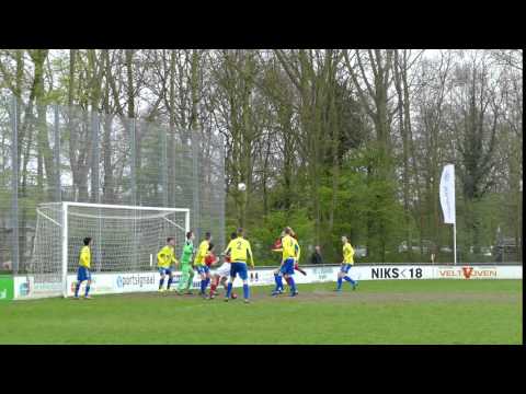 Kopbal uit corner GDA A1 net naast