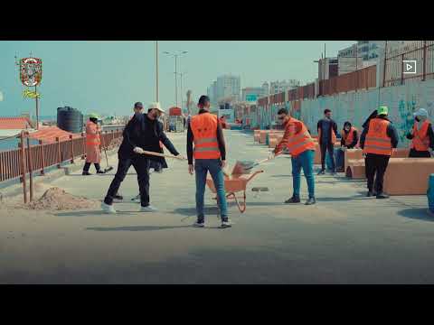 بلدية غزة تشارك في حملة تطوعية لتنظيف شاطئ بحر غزة