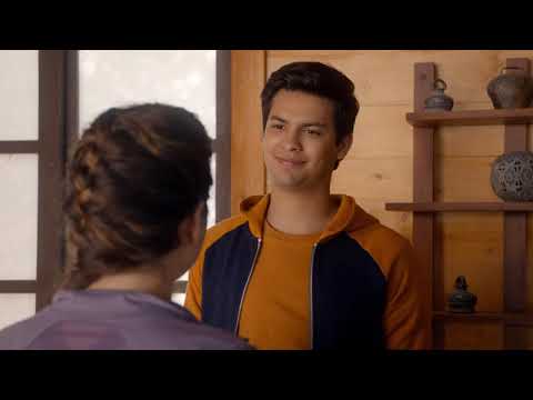 Cobra kai Season 3 Sam and Miguel kiss scene