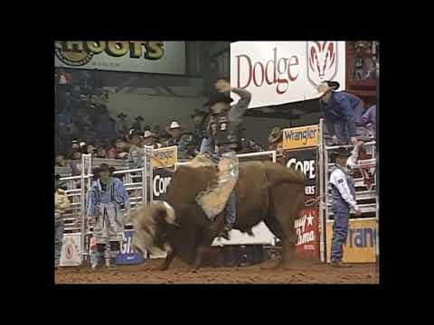 Red Wolf bucks Ty Murray - 00 PBR Guthrie