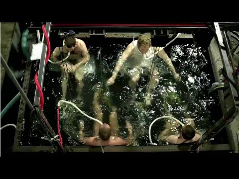 Ученые посадили 3 спецназовца и 1 рыбака в ванну с ледяной водой, чтобы выяснить правду о рыбаке