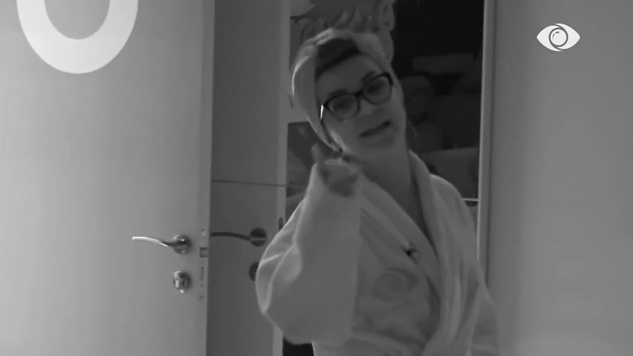 Sherri me banorët/ Roza: Egla, a do të dalim pak te pishina sepse je shumë e shqetësuar?