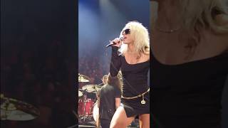 Miley Cyrus &amp; Def Leppard - Photograph #musicworld #mileycyrus #defleppard #photograph #greatsong