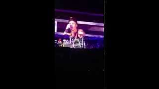 Justin Bieber singing Omaha Mall (Omaha, NE 7-6-13)
