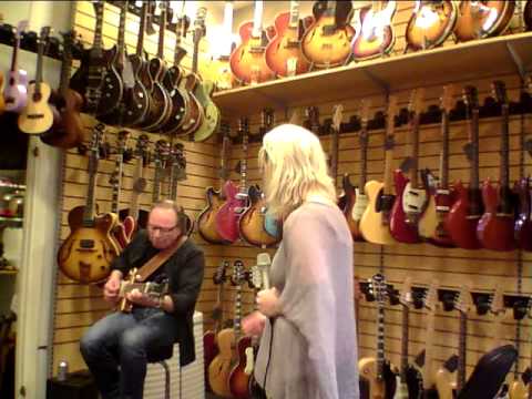 Musik i butik - Hannah & Ewan Svensson - No1 Guitarshop IV