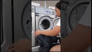 HOW TO SANITIZE LAUNDROMAT WASHER/DRYER. QUICK AND EASY LAUNDROMAT TIPS
