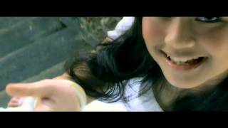 GITA GUTAWA   Tak Perlu Keliling Dunia - english subtitle - indoneasy.com