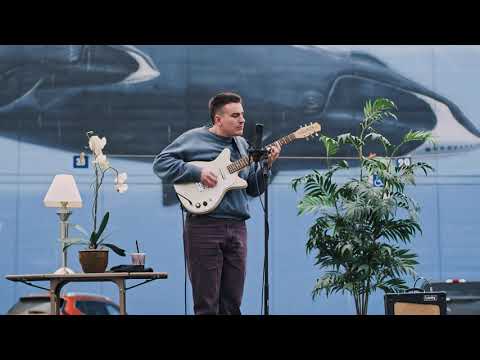 Medium Build - Men (2019 NPR Tiny Desk Contest)