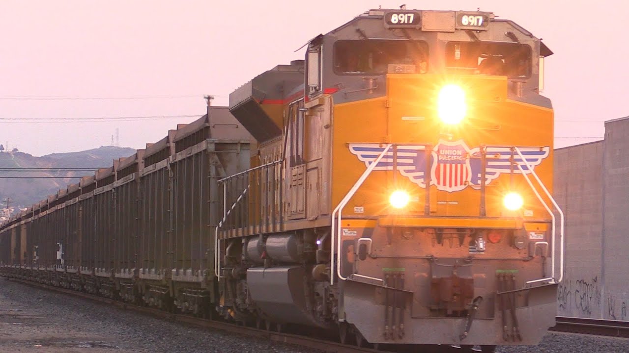 Watch video MASSIVE FREIGHT TRAINS !!! Now MASSIVE FREIGHT TRAINS !!!