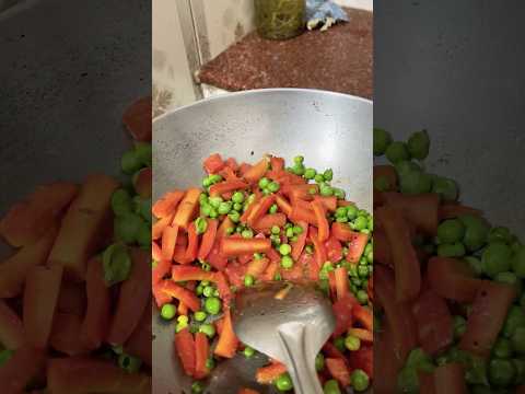 Daily use gajar matar sabji. Carrot peas recipe. #food #cooking #carrots #shorts #recipe 🥕🫛🫑