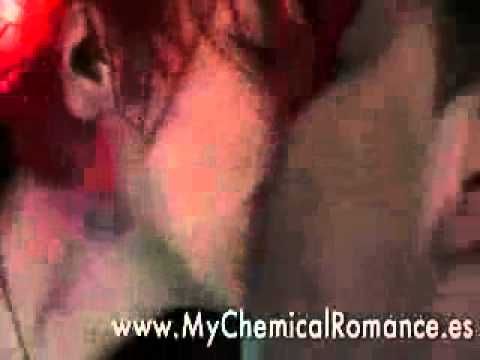 Gerard way kisses a Guy fan in London 2010, poor Frankie