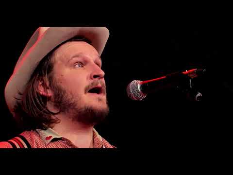 Willi Carlisle - Intro & "Penny Evans" - Tales From Critterland