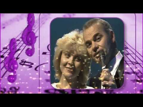 ♥♥♥ ZVONKO BOGDAN & BISZAK JÚLIA - KÉK PETTYES RAKOTT SZOKNYA - FAGYNAK KÖZEPÉBEN A TÉLNEK ♥♥♥