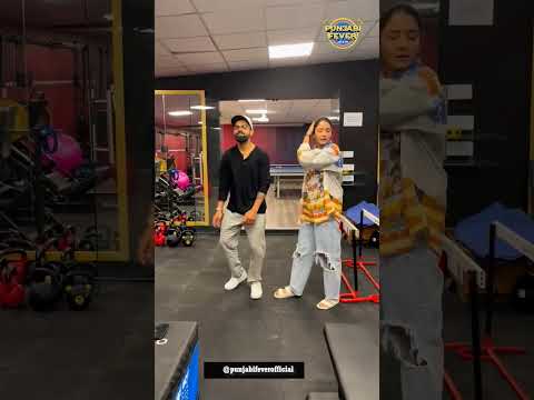 #viratkohli  & #anushkasharma  enjoying on punjabi song ELEVATED