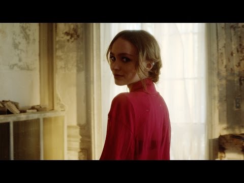 N°5 L'EAU, the Announcement Film with Lily-Rose Depp — CHANEL Fragrance thumnail