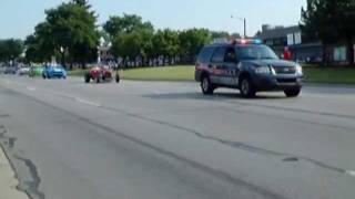 preview picture of video '2009 Ferndale Michigan Fire Truck / Emergency Vehicle Lights and Siren  Parade'