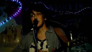 ANNI B SWEET - CAPTURING IMAGES