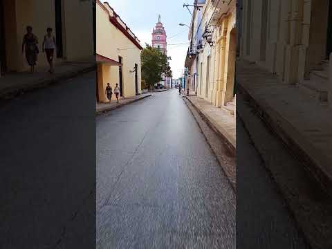 Calle Cisneros, Camagüey Cuba. SUBSCRÍBETE