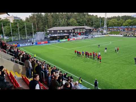 Brommapojkarna spelare och supporters firar 1-0 vinst mot Hammarby i Allsvenskan 21.07.2023