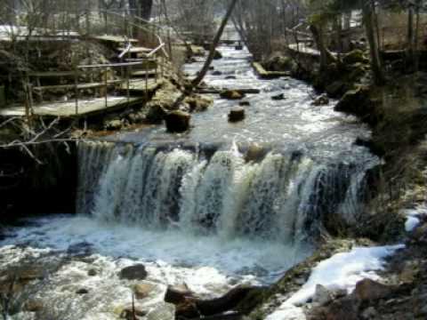 Aldis Dregeris- lejā pie upītes, pop vesija