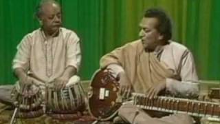 Ustad Allah Rakha and Ravi Shankar Explaning tabla taal