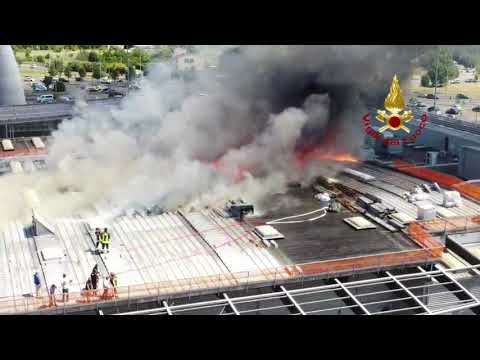 INCENDIO COPERTURA CENTRO COMMERCIALE PONTE A GREVE - FIRENZE