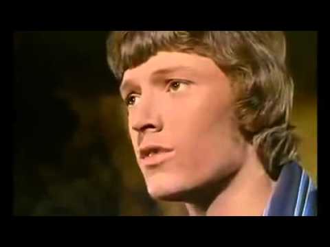 15y old Steve Winwood - Nobody knows you when you're down and out