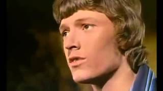15y old Steve Winwood - Nobody knows you when you're down and out