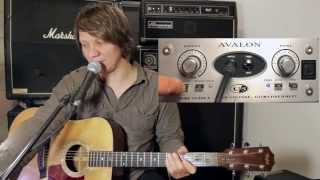 Video thumbnail for Avalon U5 with Taylor Acoustic Guitar by shnobel