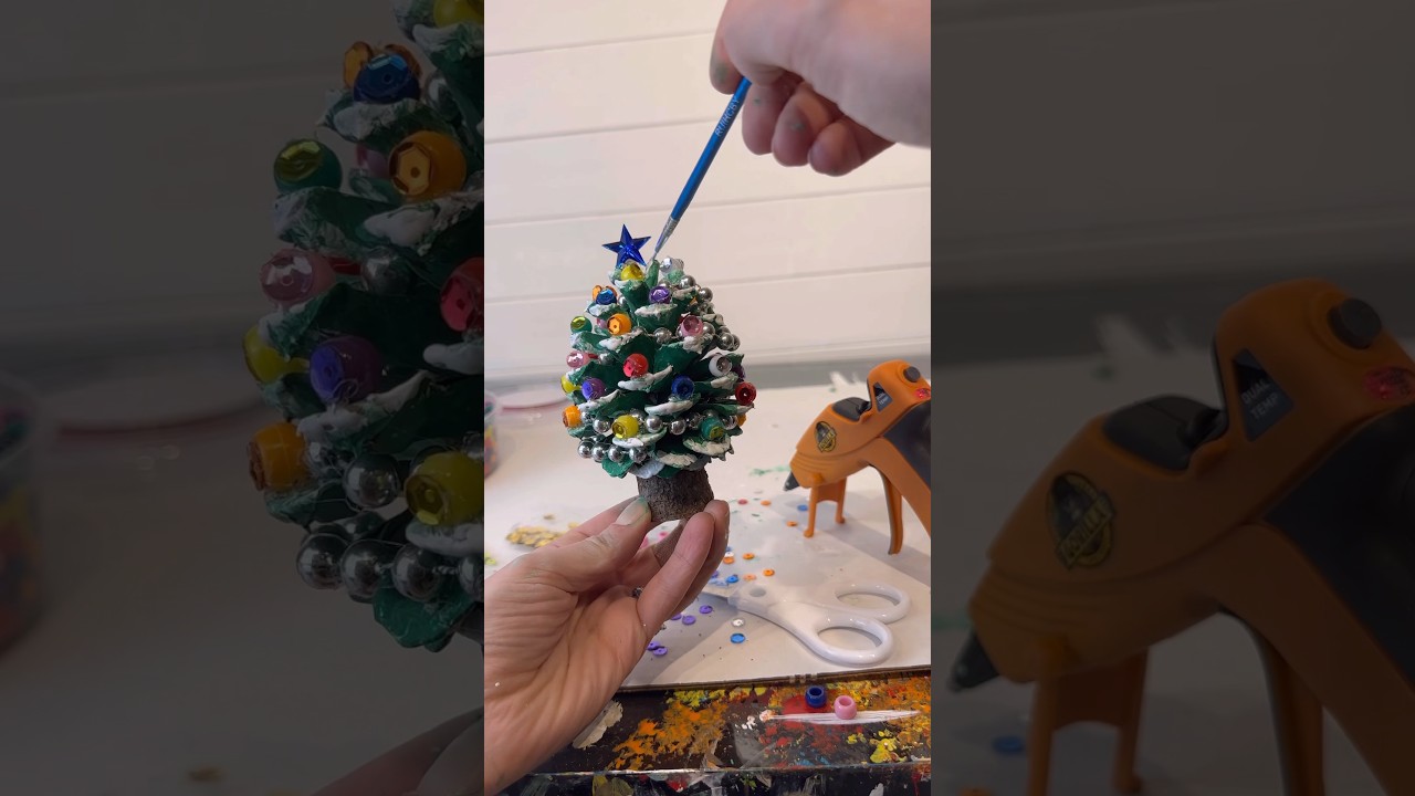 DIY Pinecone Christmas tree! 🎄🎨 #christmasinjuly #christmascrafts #crafting #easycraft #art #diy