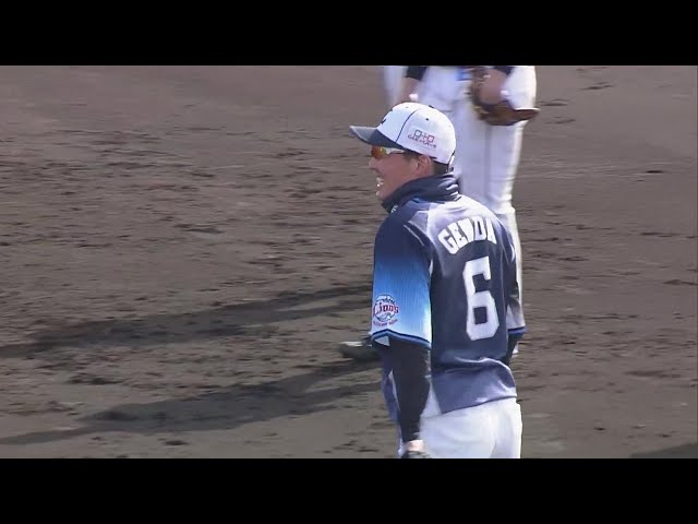 【春季キャンプ】まさかのジャッグル!? ライオンズ・源田壮亮の珍しい光景にチームメイトからも… 2022年2月7日 埼玉西武ライオンズ