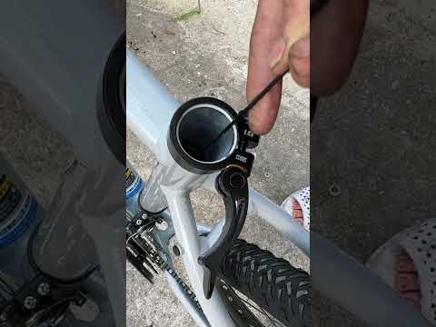 Cọc yên cứ tụt? Đây là cách xử lý đơn giản #xedap #xedaponline #xedapthethao #funny #cycling