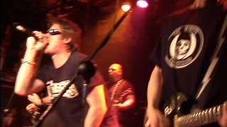 The Bullys - Gimme Gimme