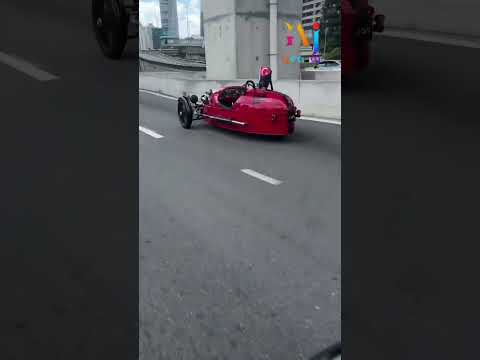 Rare gila! Morgan 3 Wheeler atas jalan raya Malaysia.