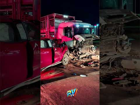 (( MORTE NA RANGER )) Motorista MORRE em acidente entre caminhonete e caminhão na BR-285 em Ijuí RS