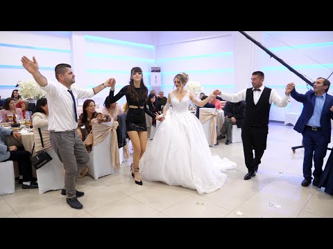 Xhaxhai krijon super atmosfer ne dasmen e Nipit - Altin Myftari , Klarinet Ustai Myzeqes