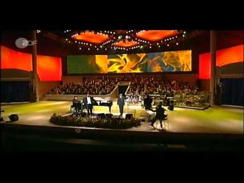 Miserere (Live). Luciano Pavarotti & Bono (HD)